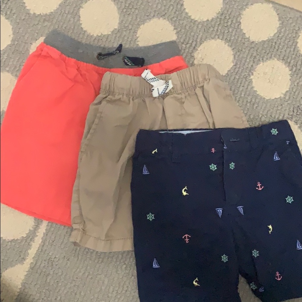 Carters 3t boys shorts.